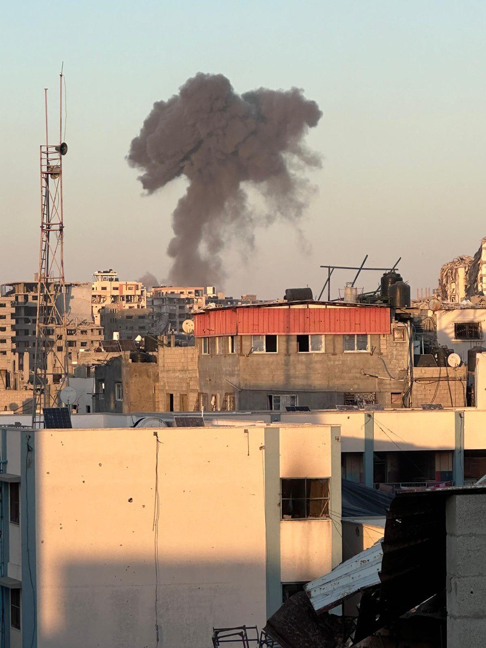 Breaking Video: Israeli occupation aircraft conducting intense airstrikes on Jabalia, northern Gaza