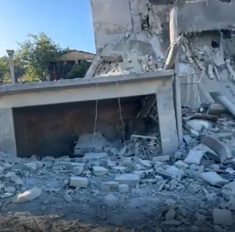 Video: Israeli warplanes bombard residential buildings in Deir Aames, southern Lebanon