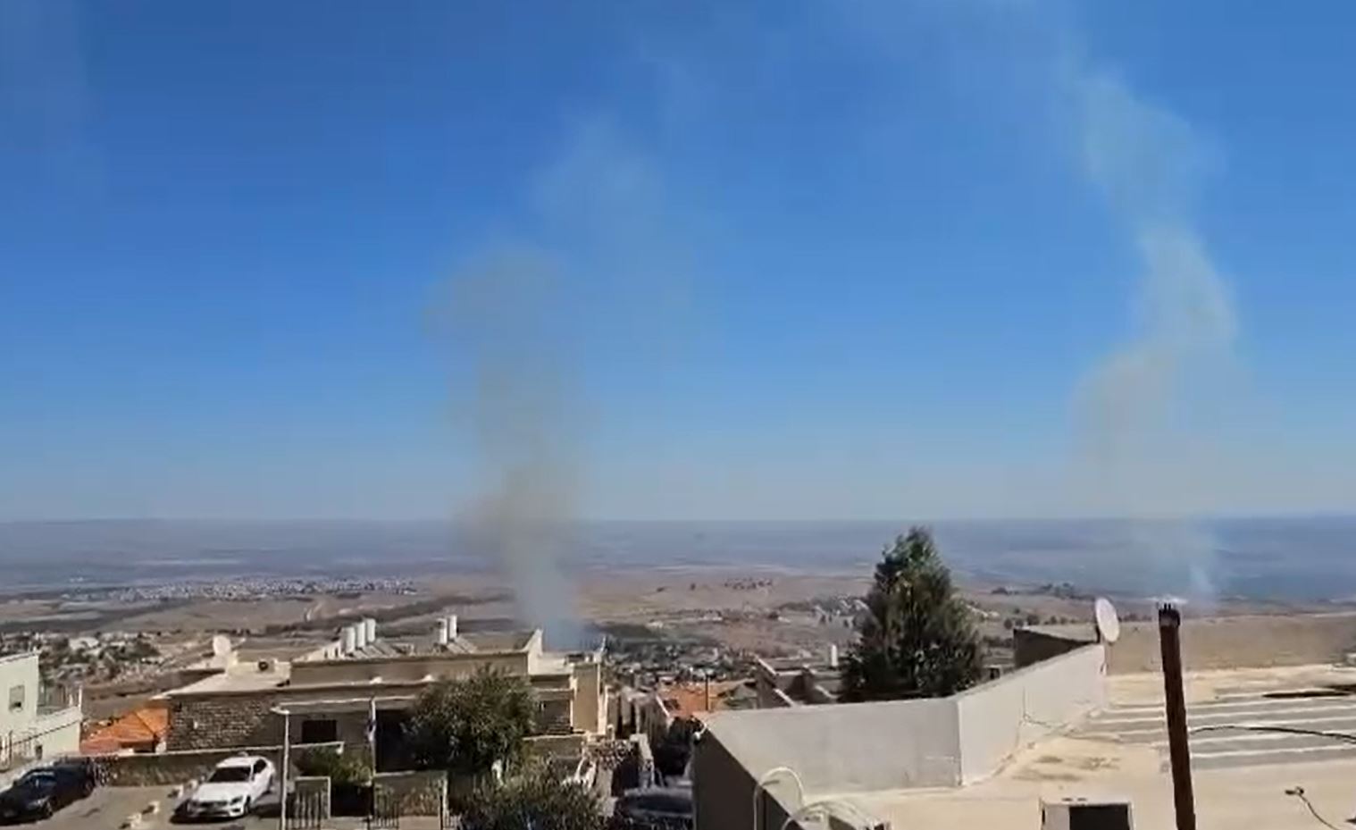 Video: Rockets fired from Lebanon hit colonial Israeli settlement of Rosh Pinna 