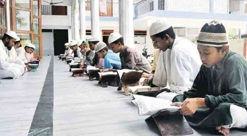   सुप्रीम कोर्ट ने मदरसों को बंद करने की NCPCR की सिफारिश पर रोक लगाई 