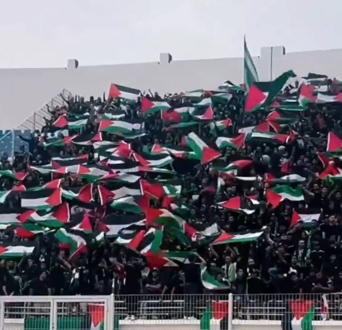 Video: Fans of Moroccan Raja Club raised Palestinian flags in support of Gaza people