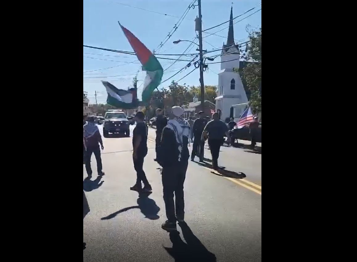Video: A woman in New Jersey targeted by genocide supporters in her Baklava shop 