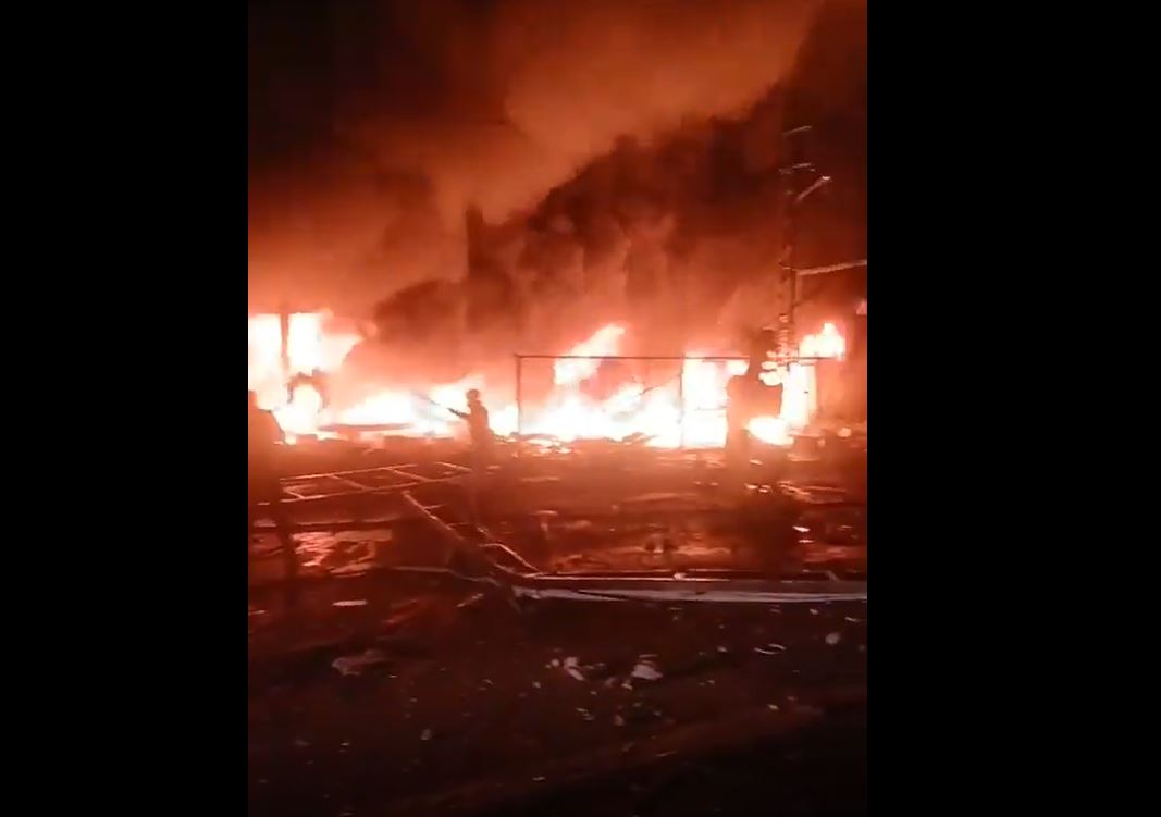 Video: Israeli occupation aircraft bombarded the town of Harouf in ...