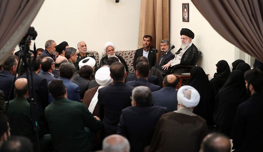  قائد الثورة الإسلامية: مؤامرات العدو أصبحت اكثر تعقيدا وحرب اليوم حرب هجينة