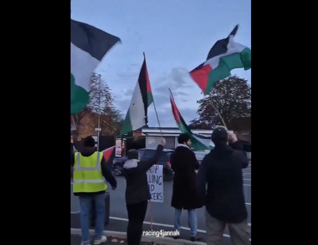 Video: A demonstration in Manchester, UK, in solidarity with Palestine