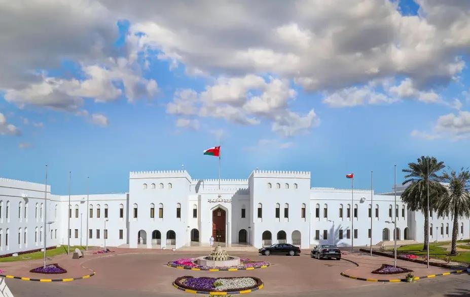 عُمان تدين العدوان الصهيوني على مواقع في ايران وتعده انتهاكا صارخا للسيادة