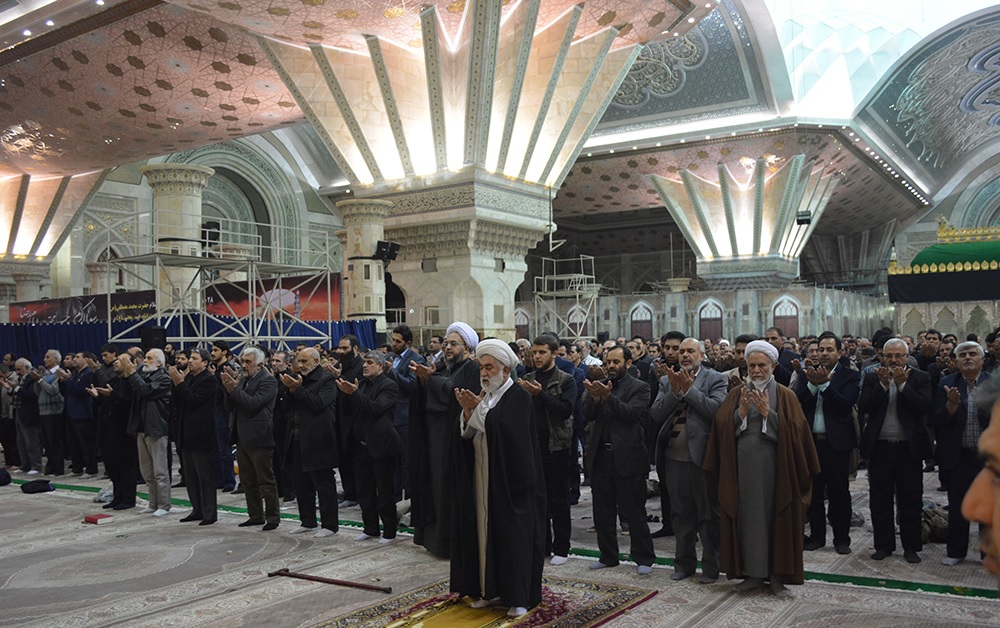 برگزاری روزانه ۵۸ نماز جماعت در حرم مطهر رضوی