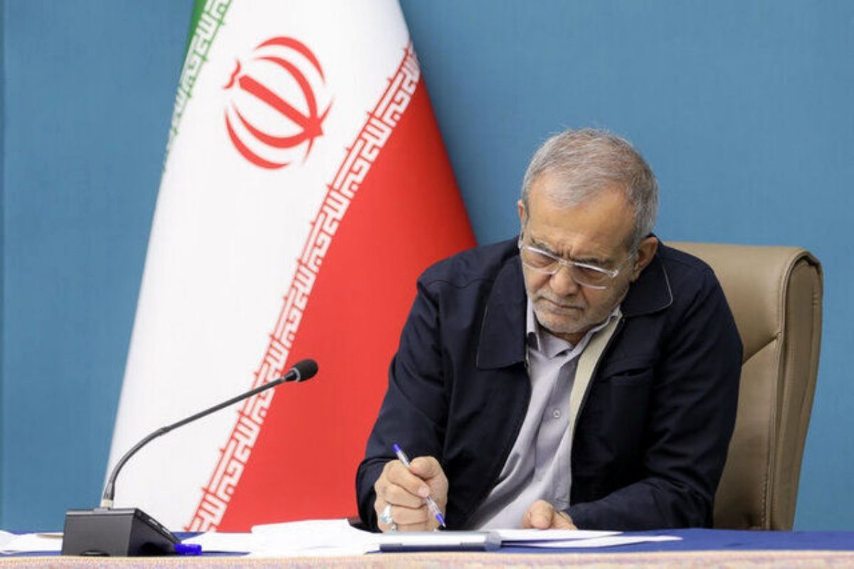 دکتر پزشکیان: فرزندان ایران در دفاع از حریم میهن جان فدا کردند