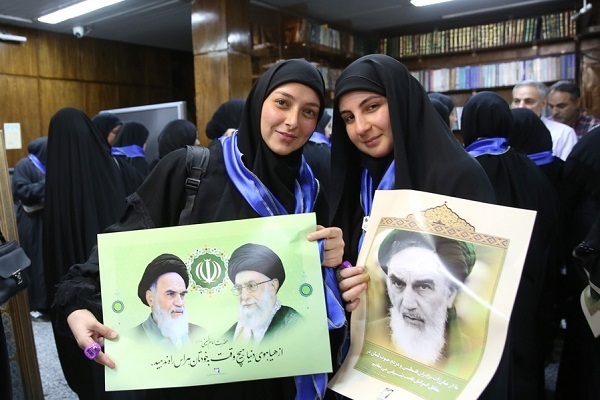 Qom University to award scholarship to Lebanese, Palestinian students  