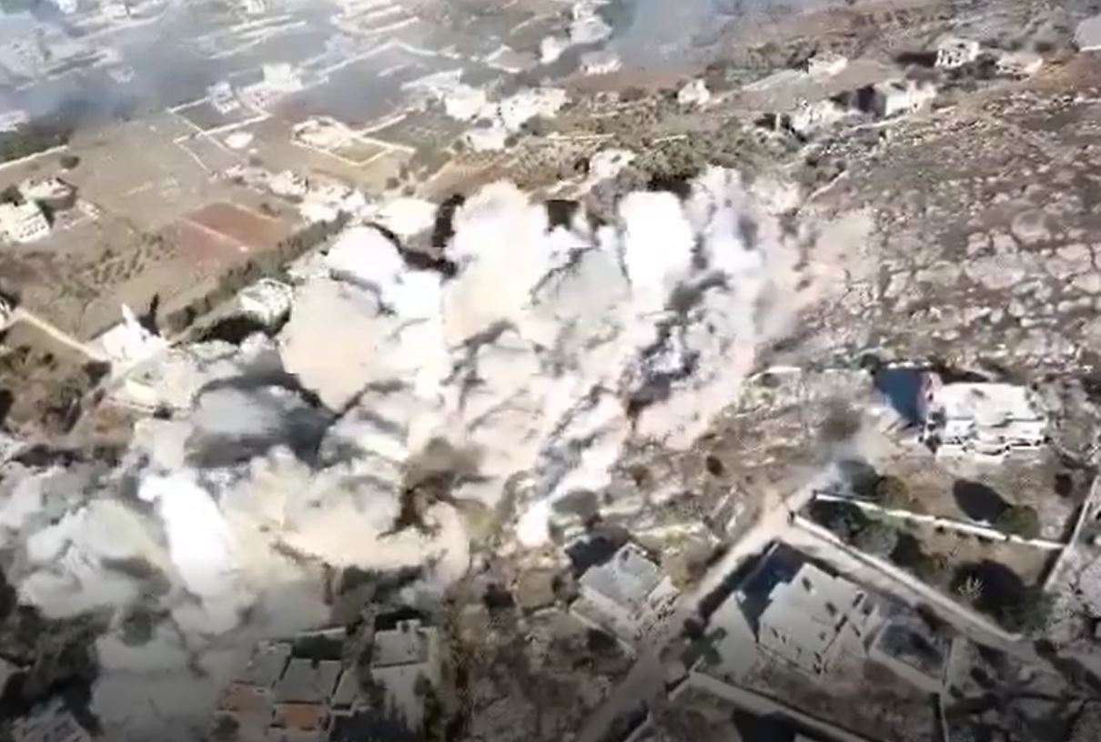 Video: Israeli occupation army destroys an entire residential block in Meiss el-Jabal in southern Lebanon