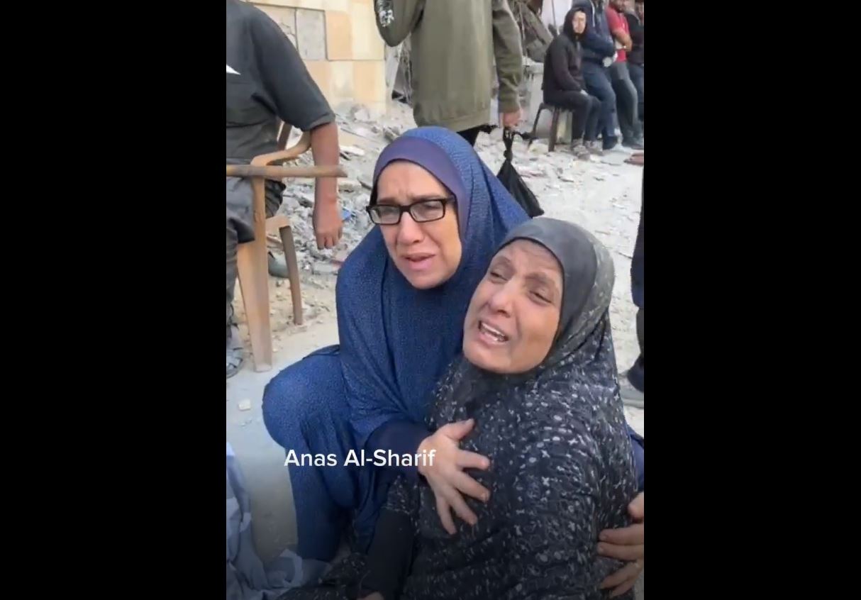 Video: Palestinian mother lost her sons, daughters, grandchildren in Israeli airstrikes in Beit Lahia 