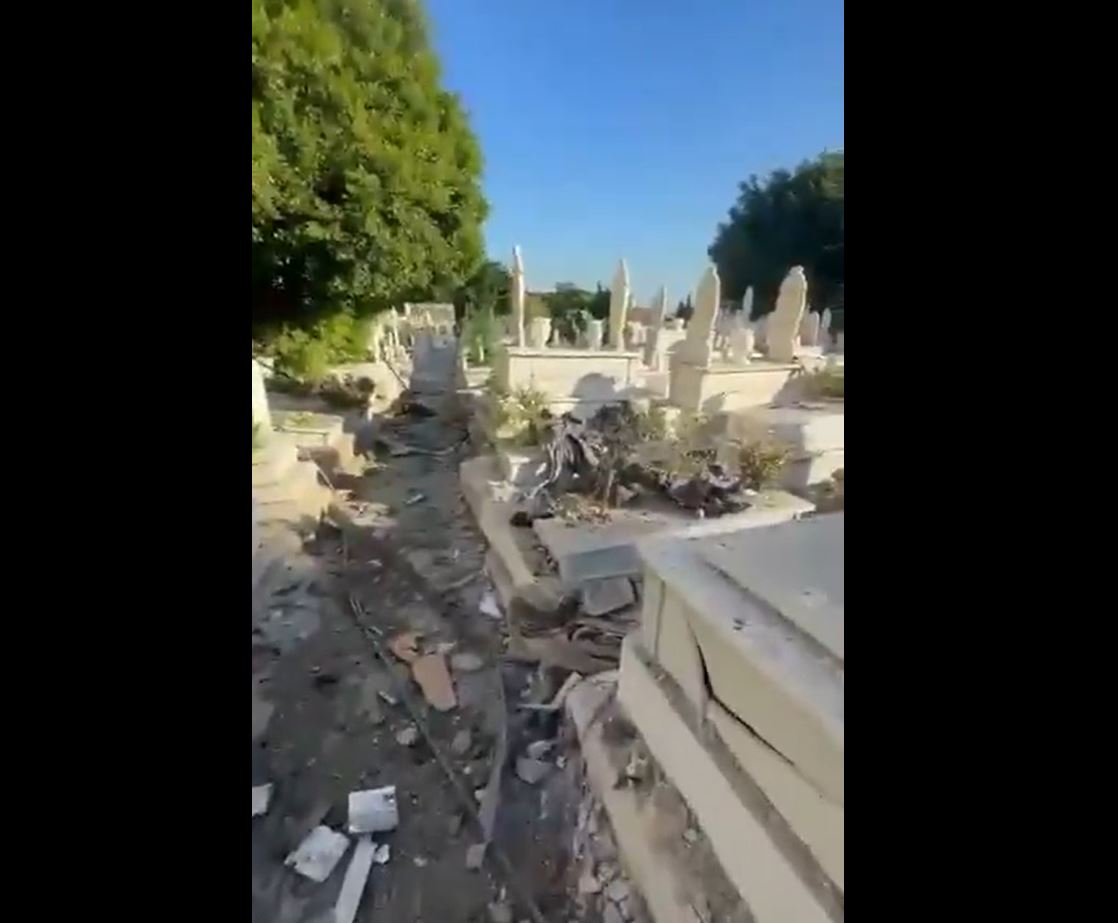 Video: Bashoura Cemetery in Beirut, Lebanon ruined in Israeli airstrike