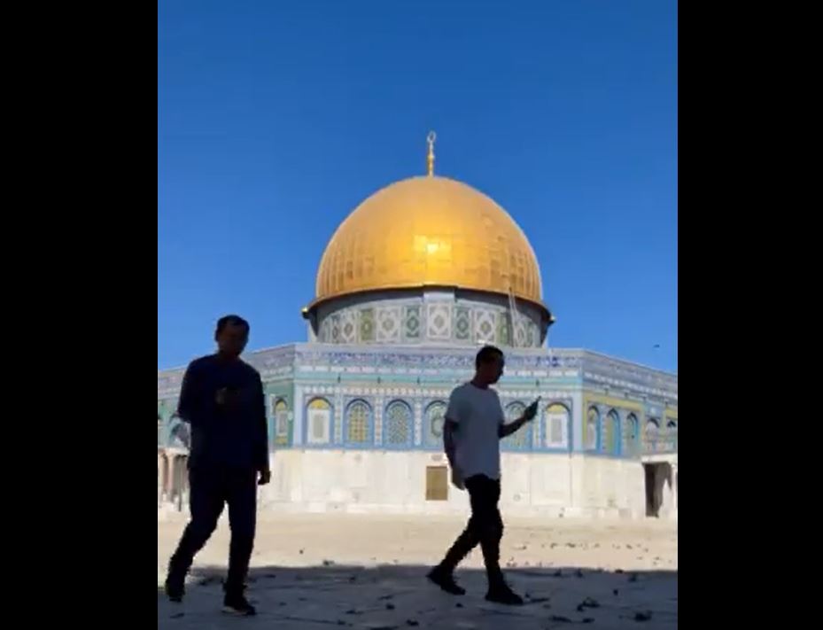 +4 Videos: Extremist Israeli settlers sing, perform Talmudic rituals in Al-Aqsa Mosque marking Jewish New Year 