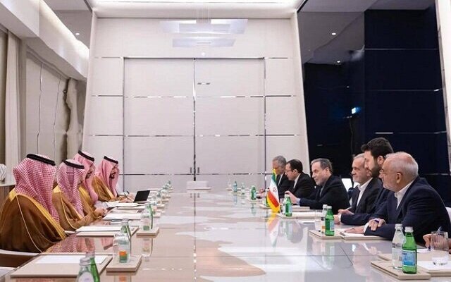 Iran President stresses need for integration among Muslim states
