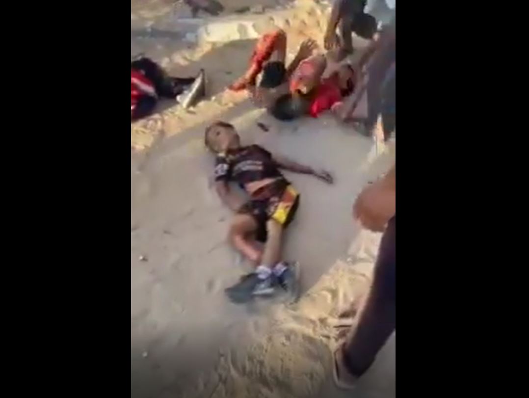 Video: Palestinian children injured in explosion by IOF in Khan Yunis, Gaza