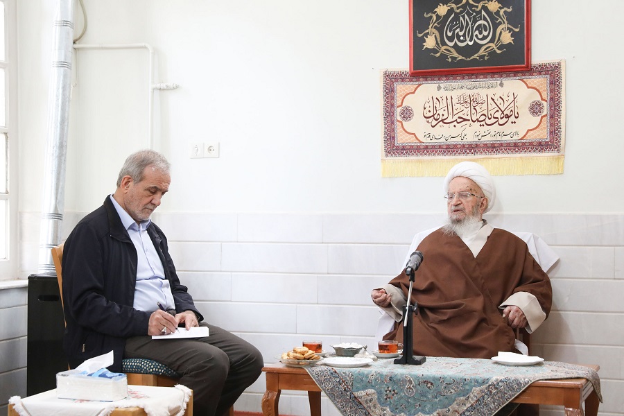 آیت‌الله مکارم شیرازی: مردم نسبت به گرانی‌ها گلایه‌مند هستند