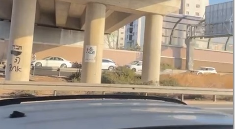 فیديو | احتماء المستوطنين تحت جسر بحيفا، خوفًا من صواريخ أطلقت من لبنان