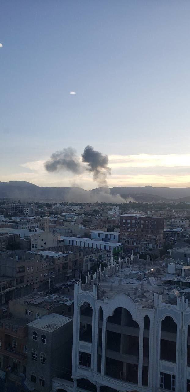 Video / Photos: Airstrikes have just targeted Al-khatheb area and Al Hudaydah Airport in Yemen