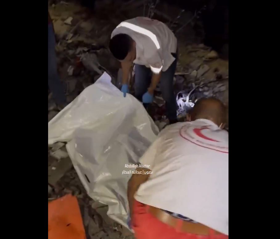 Video: Four martyred, several injured following Israeli airstrike in Deir al-Balah, central Gaza