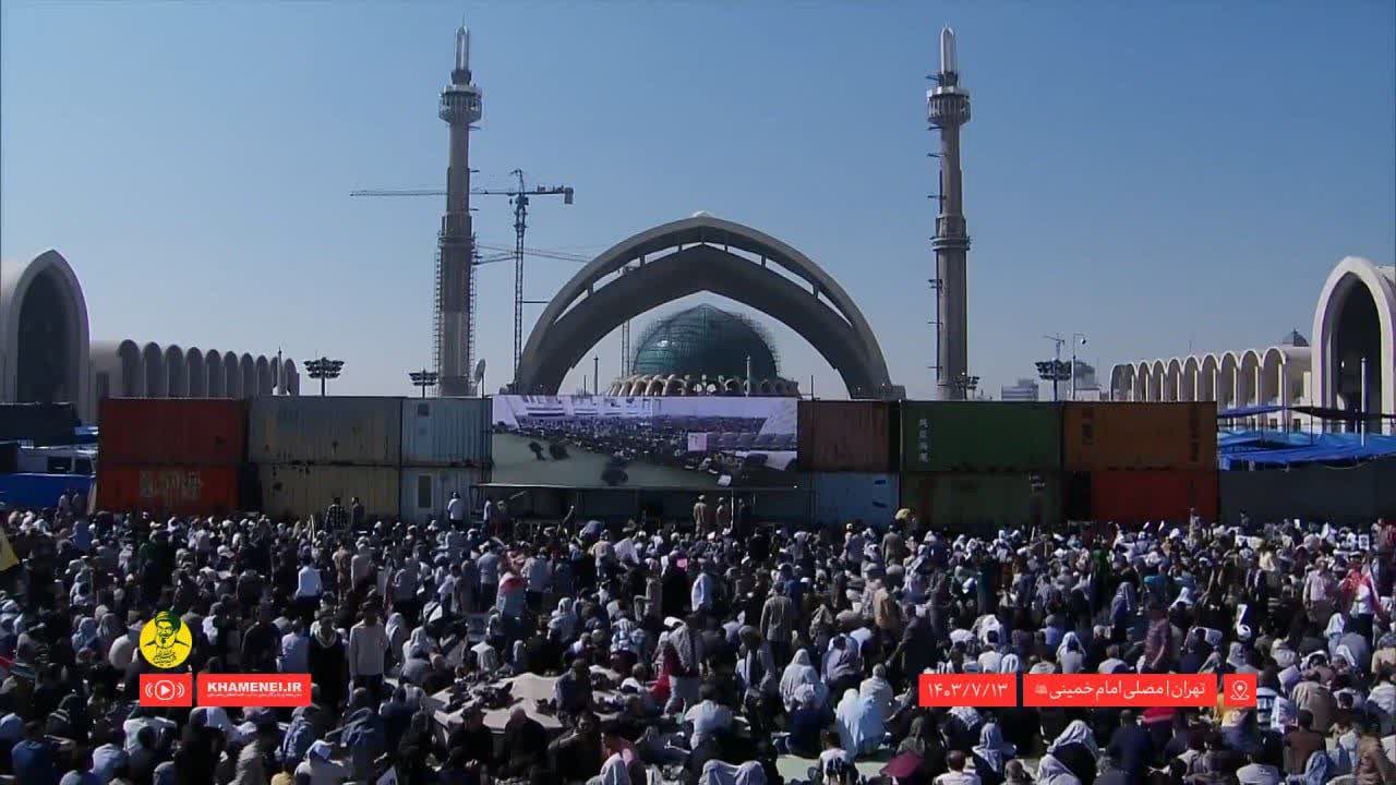 Bidiyon Isowar Jagoran Juyin Juya Halin Musulunci Tare Da Fara Taron Girmama Shahid Sayyid Hasan Nasrallah 