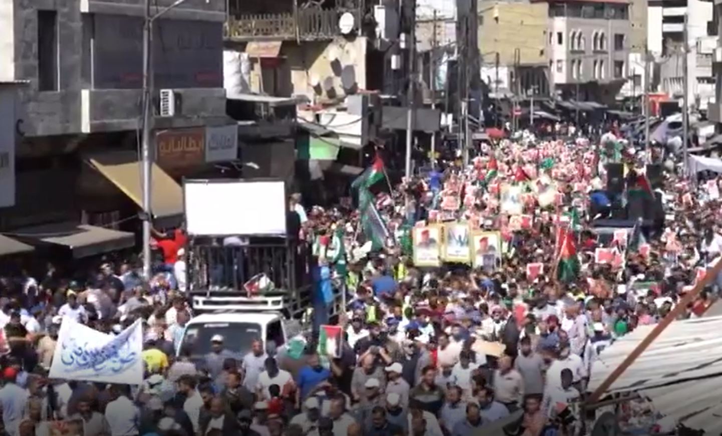 Video: Massive march in Jordan in solidarity with Gaza, Lebanon