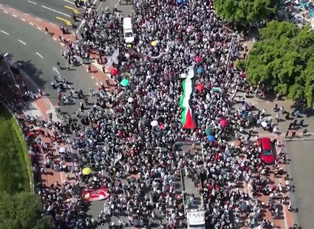  Massive march in Cape Town, S Africa to support Palestinians ahead of Gaza war anniversary / Video