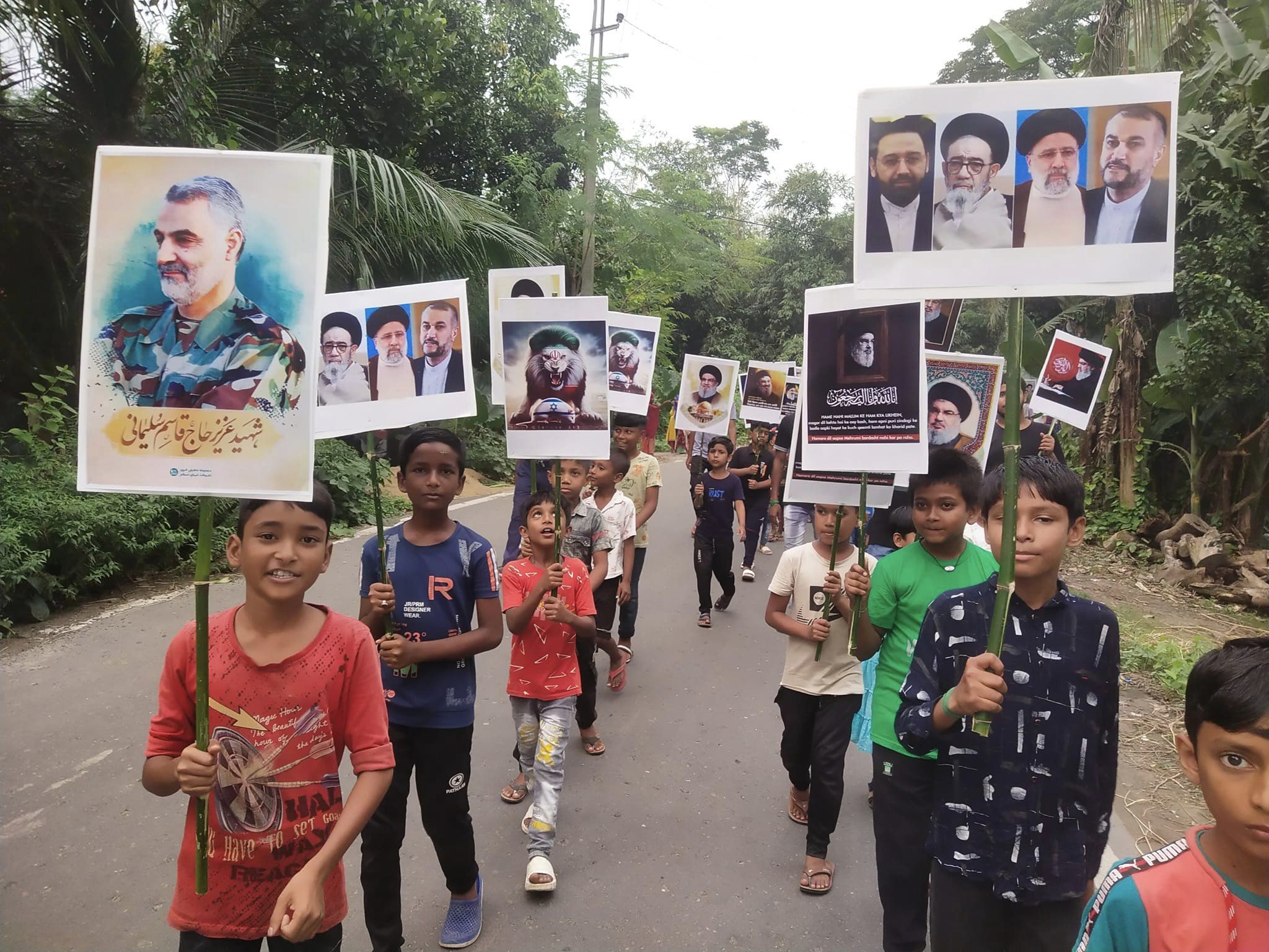 +4 Videos: March in Commemoration of Sayyed Nasrallah martyrdom in Masia village, WB, India