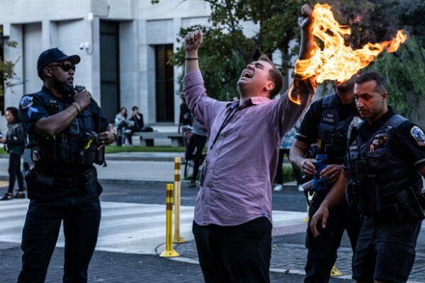 Pro-Palestine protester attempts self-immolation near White House