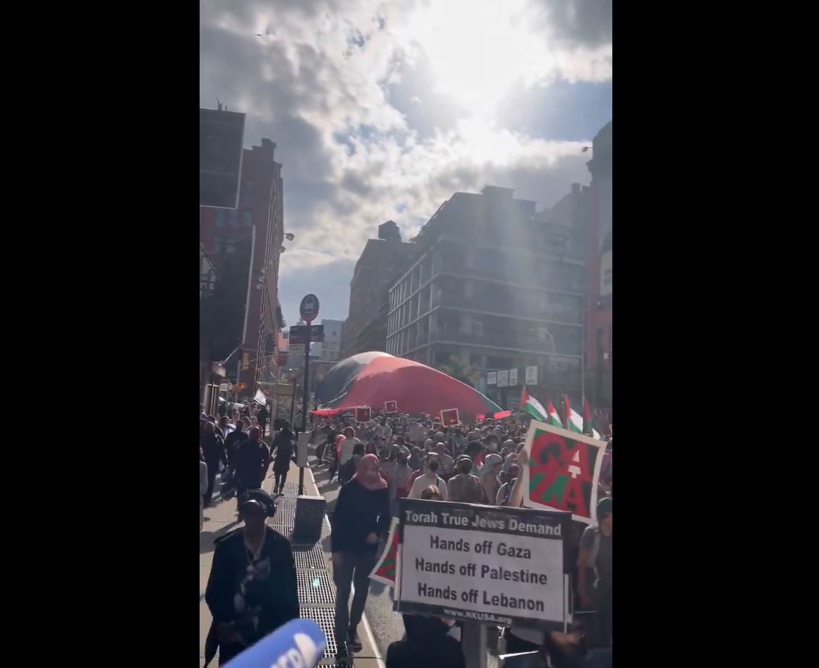 Video: Palestinian flags soared high in Union Square in New York City, in solidarity with Gaza