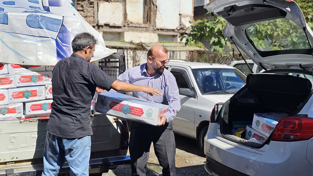 توزیع بیش از ۱۲۰۰ بسته گوشت نذری بین نیازمندان گیلان