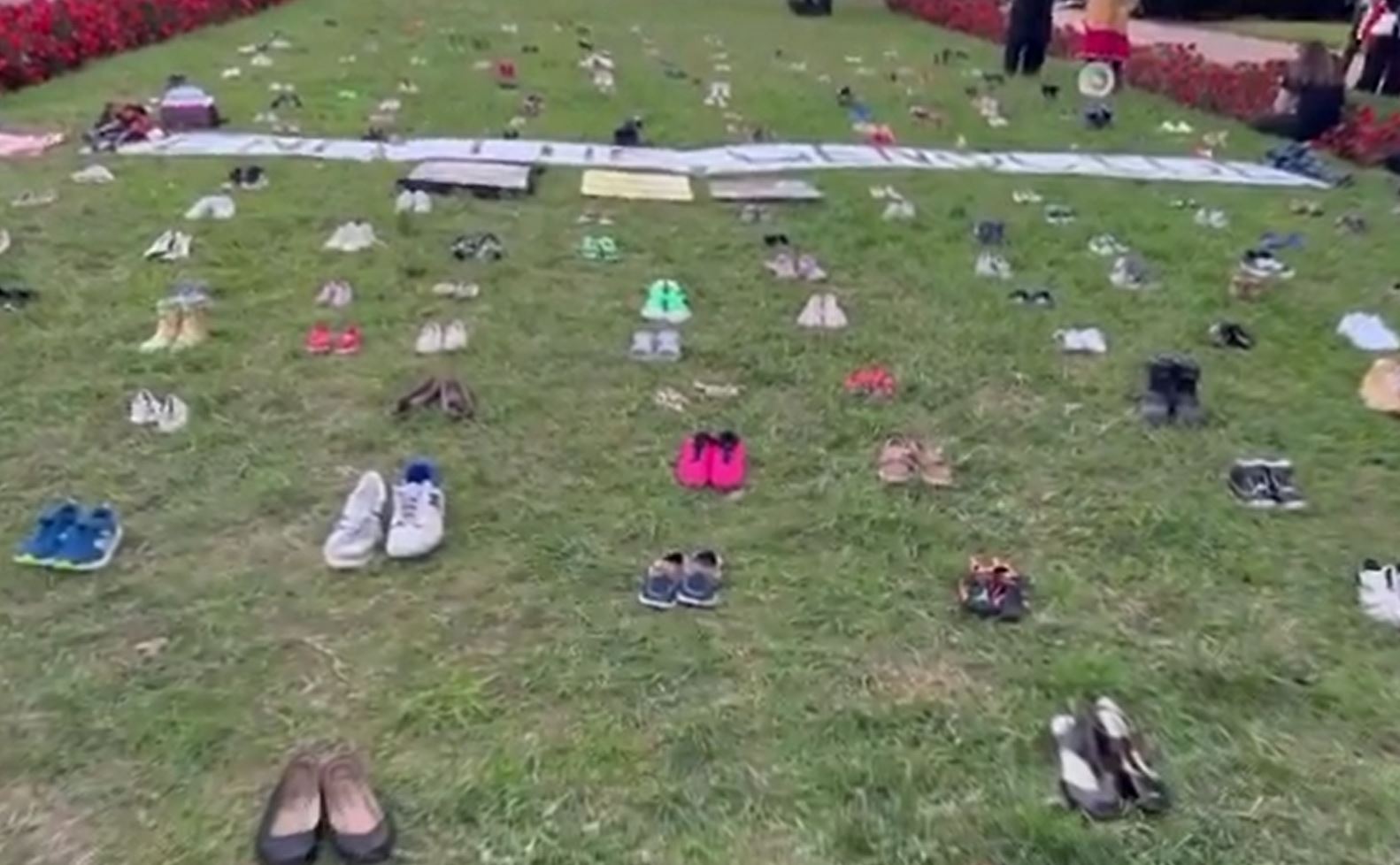 Video: Pro-Palestinian protesters lined up dozens of pairs of shoes in front of White House 
