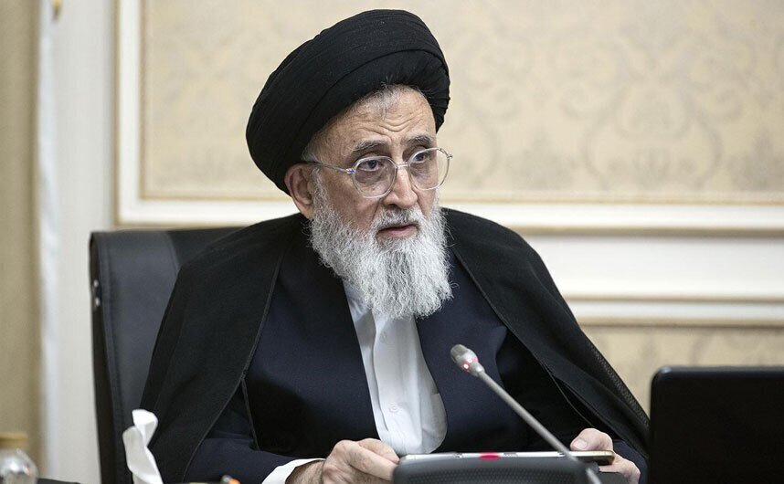 Senior cleric hails Iran’s Armed forces, people