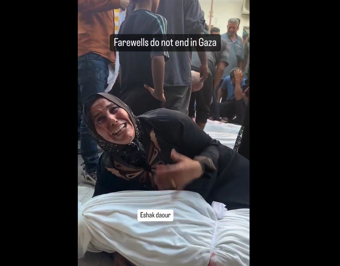 Video: Palestinian mother bids a sad farewell to her beloved son martyred in Israeli bombing in northern Gaza 
