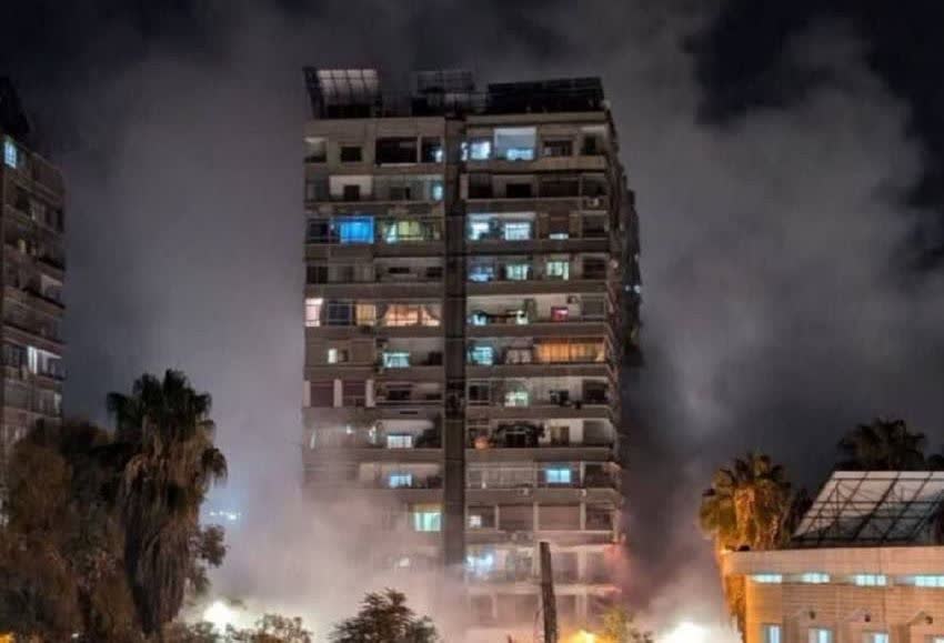 18 شهيدا وجريحا بعدوان صهيوني استهدف مبنىً سكنيا بالعاصمة السورية
