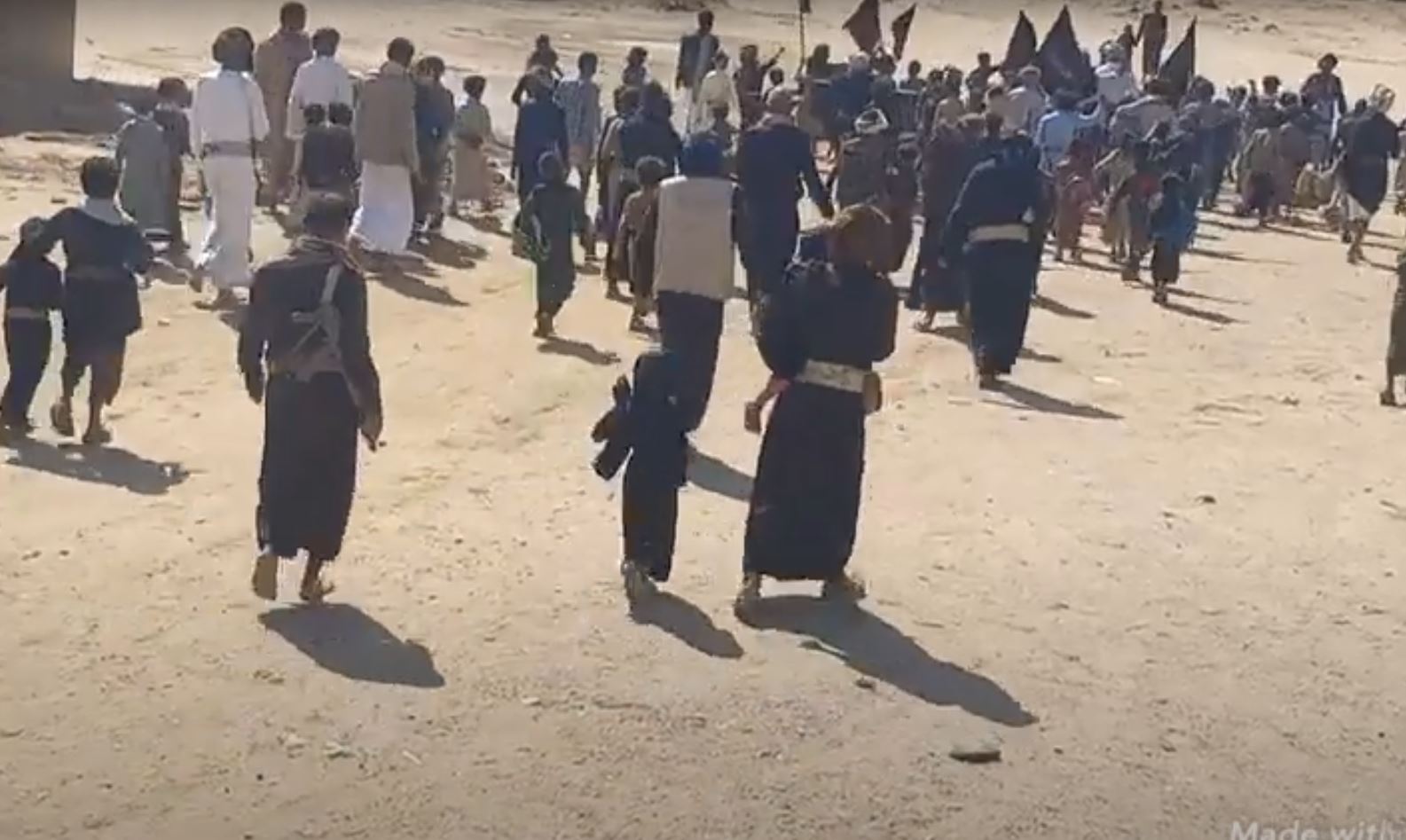 فيديو | مشاية أربعينية الإمام الحسين(ع) في إحدى مناطق محافظة الجوف اليمنية