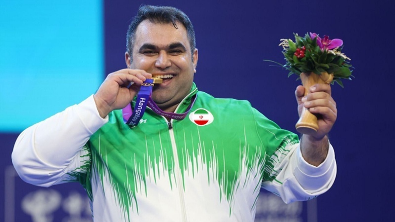 Battuto record sollevando peso di 263 kg; un iraniano è più forte sollevatore pesi paralimpico mondiale