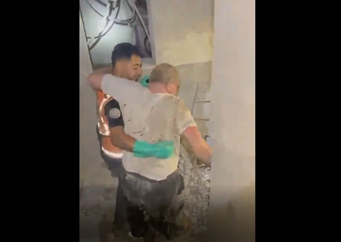 Video: 5 Palestinians martyred, several injured after Israeli warplanes bombed a home in Gaza