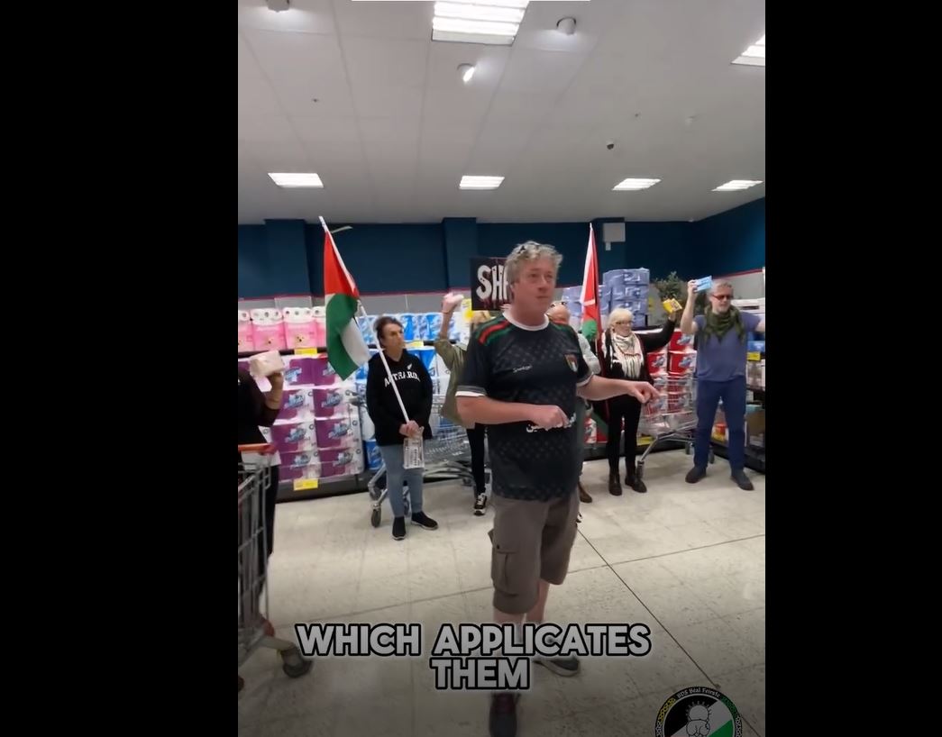Video: Activists in Belfast, Ireland remove Israeli products from shelves in Kennedy store centre 