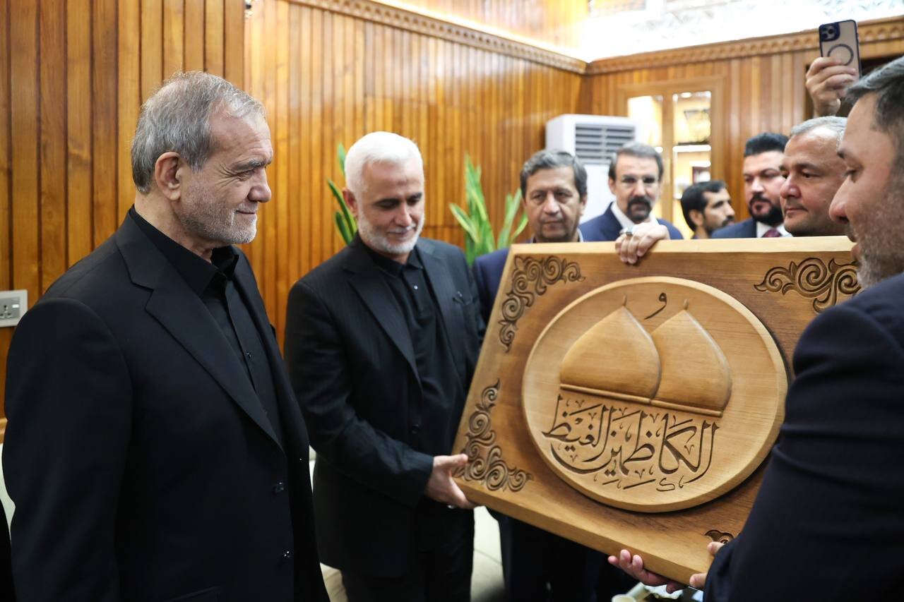 Iran President Pezeshkian visits Imam Musa al-Kazim, Imam Jawad holy shrines