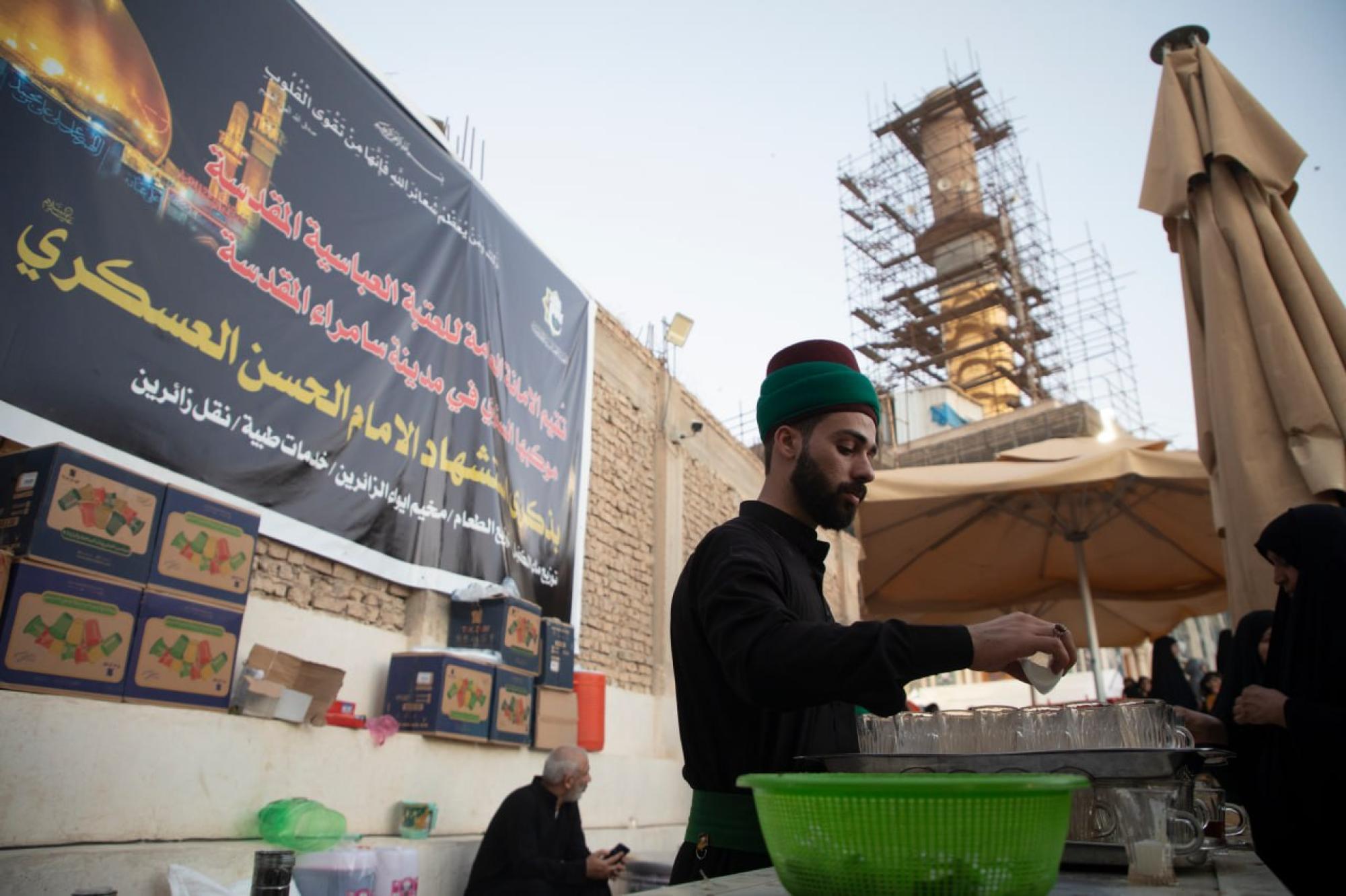 Al-Abbas Shrine offers its services to visitors of imams al-Hadi and al-'Askari holy shrines (+Photos)