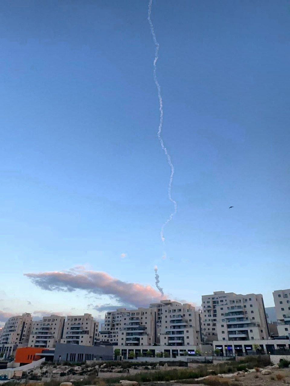 Israeli occupation army admits failure to intercept Yemeni missile target south “Tel Aviv” ( 6 Videos)