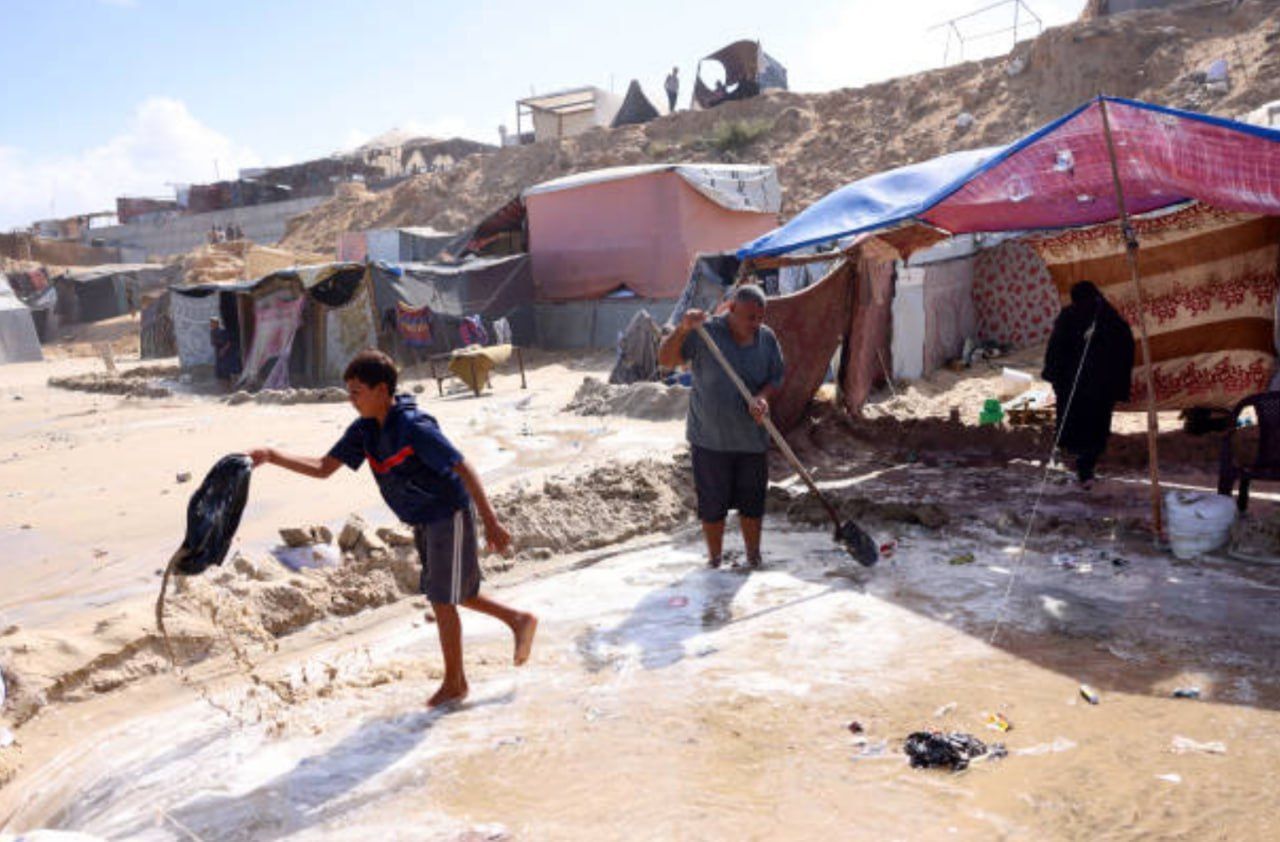 فيديو | جانب من حياة النازحين الفلسطينيين لجئوا الى منطقة ساحلة