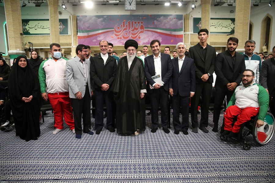 İmam Xamenei həzrətləri Olimpiya və Paralimpiya karvanlarının medalçıları və digər üzvlərinə təşəkkürünü bildirib / Foto