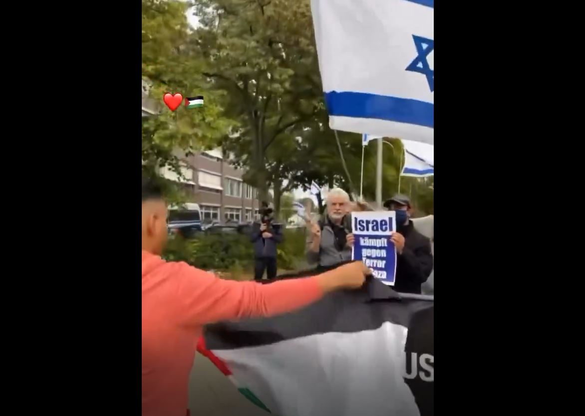 Video: A brave activist raises Palestinian flag in defiance of pro-genocide supporters in Germany 
