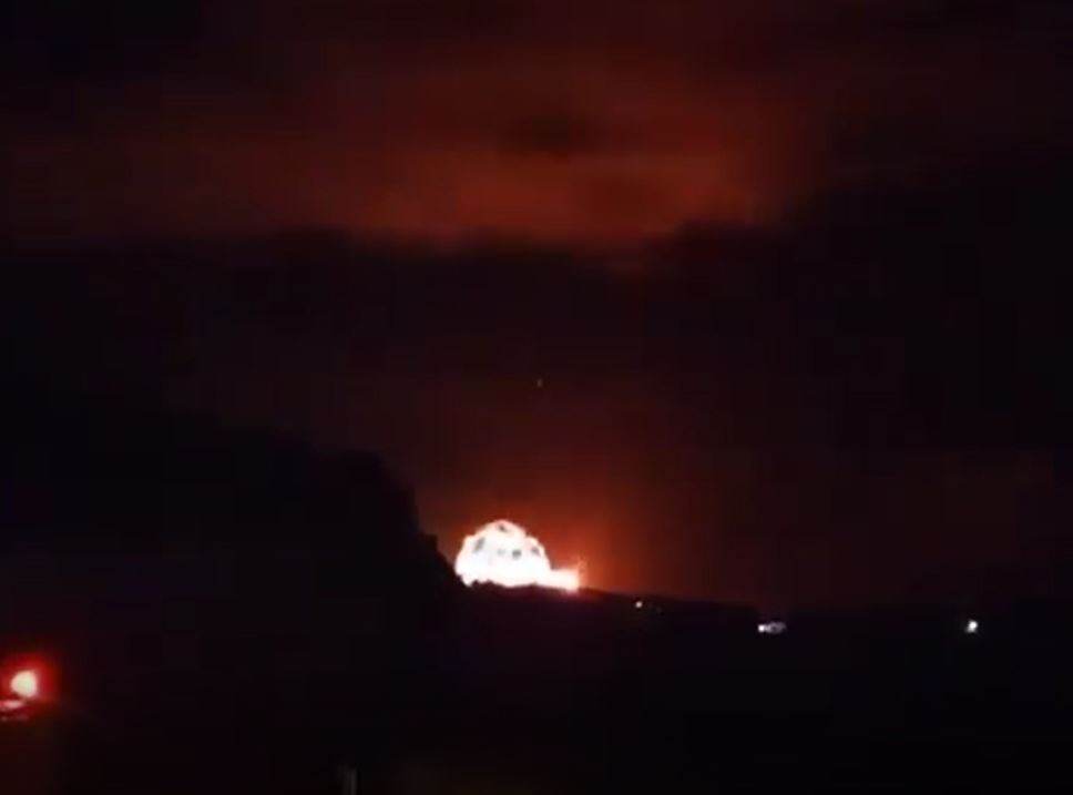 Video: Israeli forces use massive missiles in their attacks on southern Lebanon tonight
