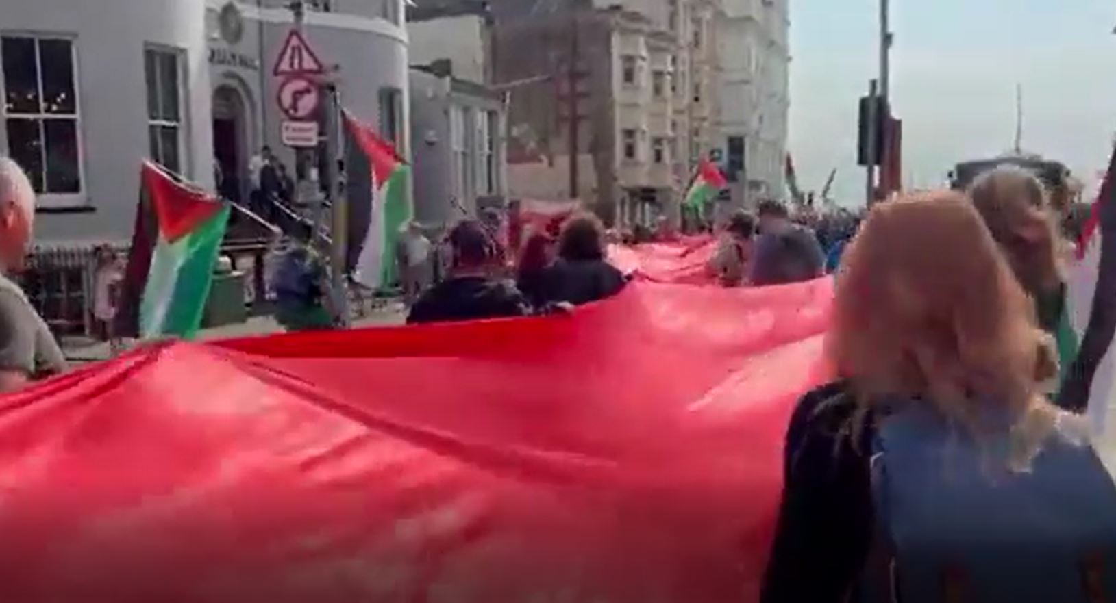 Video: Hundreds march in Brighton, UK in solidarity with Palestinian people 