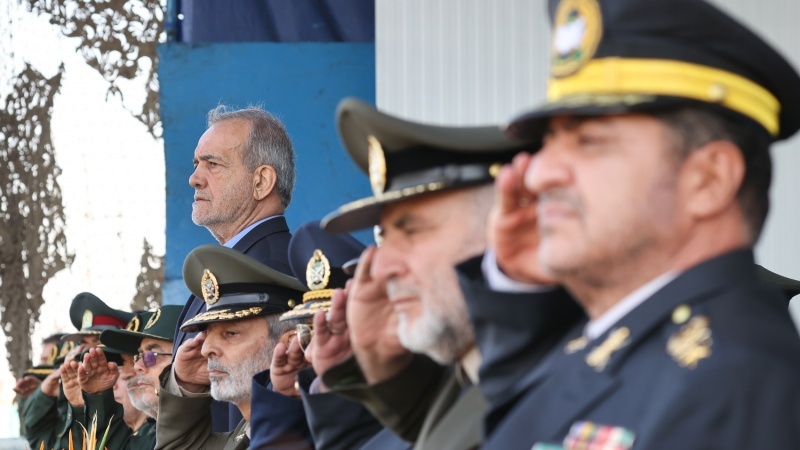 Пизишкиён: Ҳеҷ аҳримане ҷуръати ҳамла ба хоки Эронро надорад
