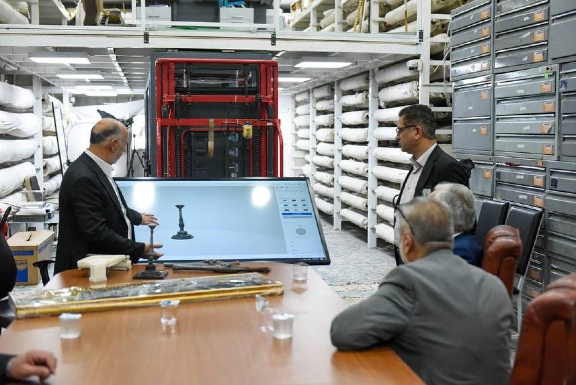 Director of British Kingston Institute praises mechanism of preserving and storing collections in Al-Kafeel Museum