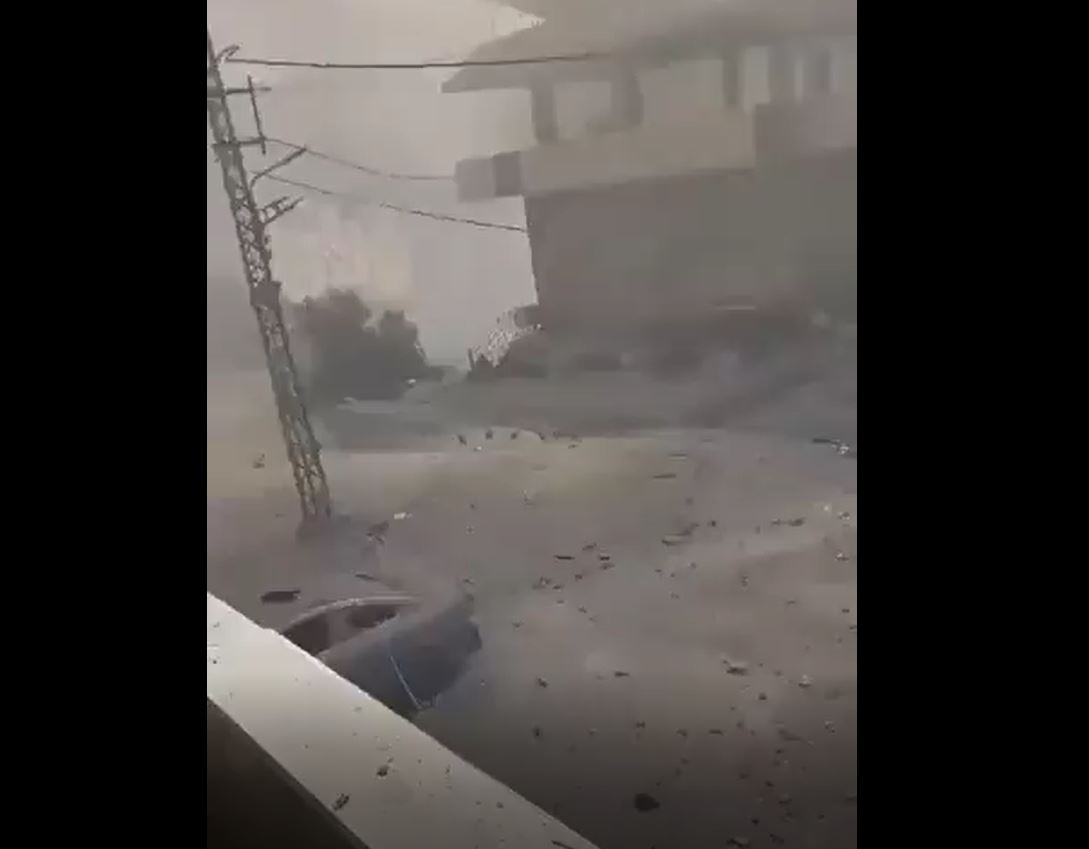 Video: An Israeli occupation airstrike left widespread destruction in Houmine, southern Lebanon