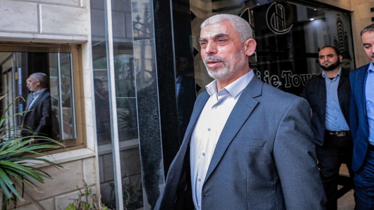 "بعد انقطاع الاتصال به".. استخبارات إسرائيل تتحرى هل قتل يحيى السنوار أم مصاب؟..